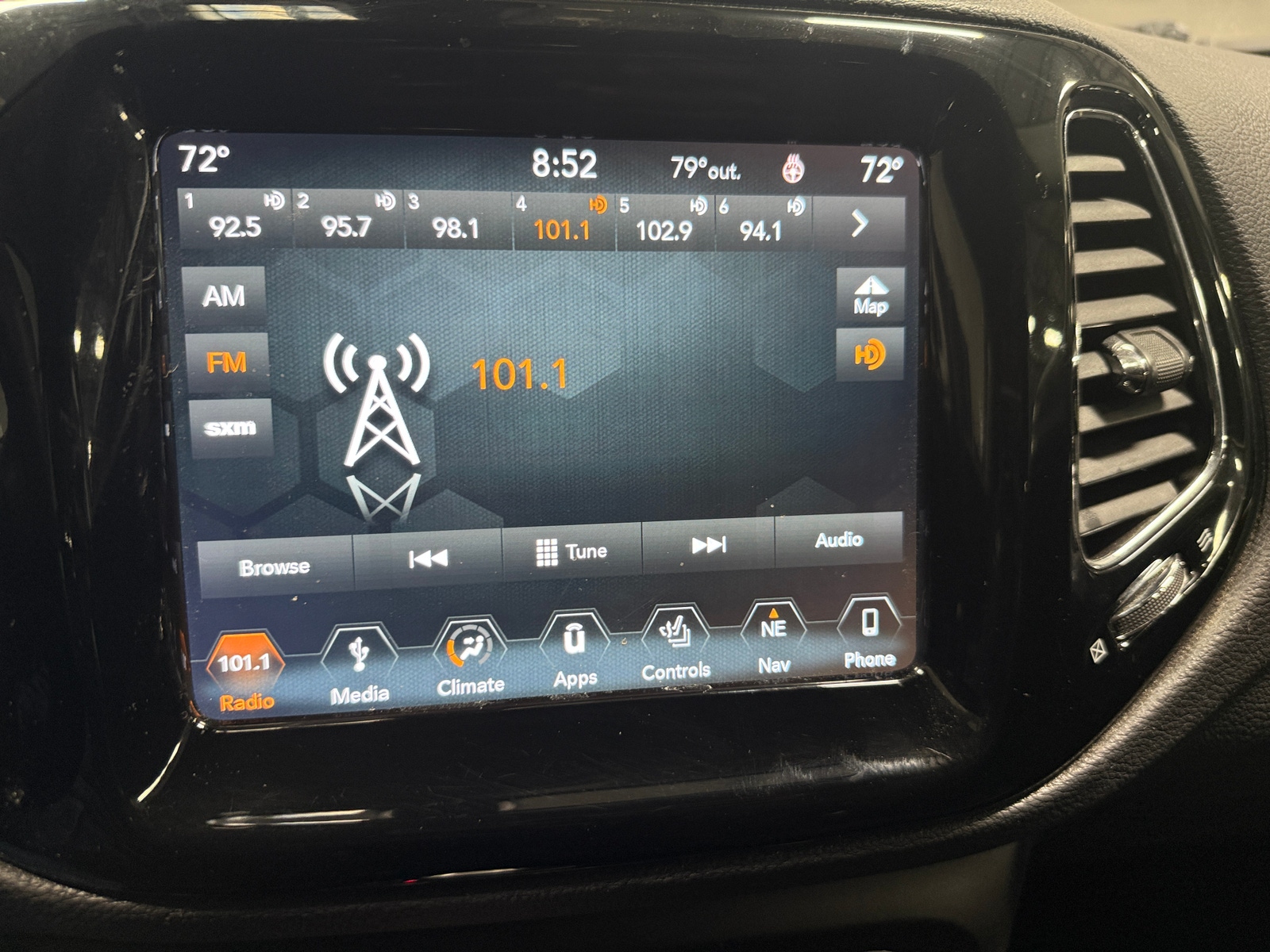 Thumbnail: 2018 Jeep Compass - 3