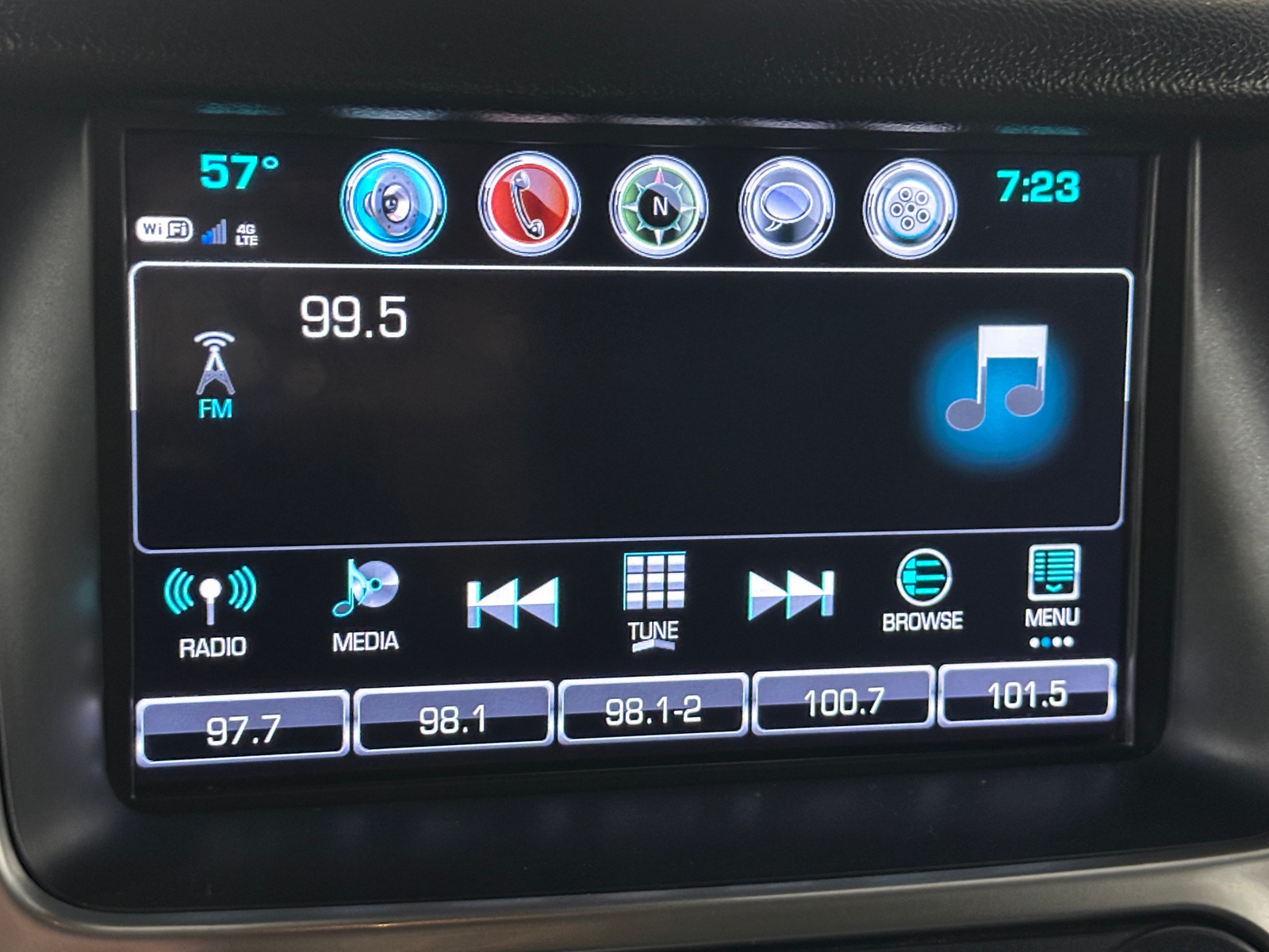 Thumbnail: 2017 Chevrolet Suburban - 3