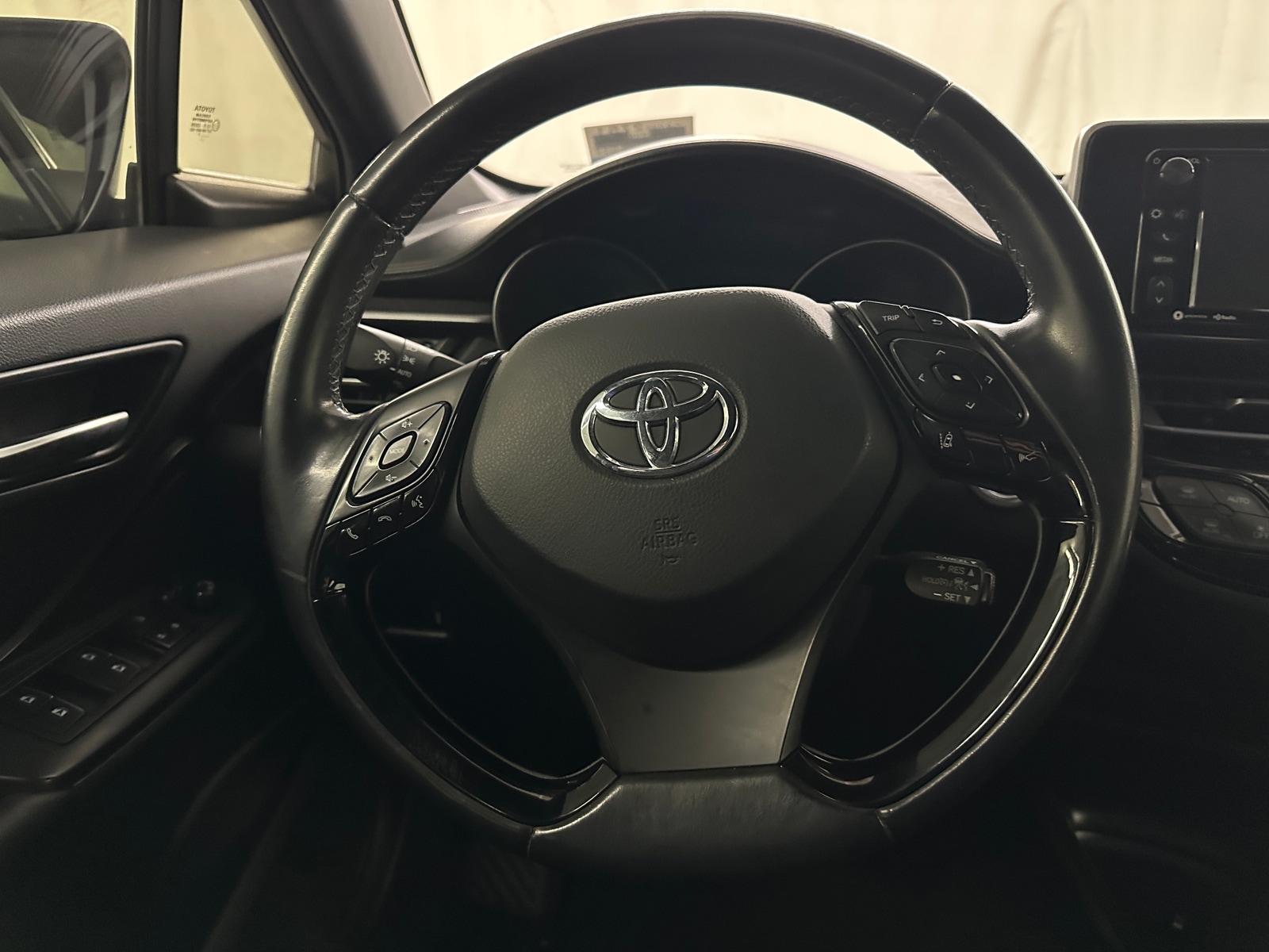 Thumbnail: 2018 Toyota C-HR - 5