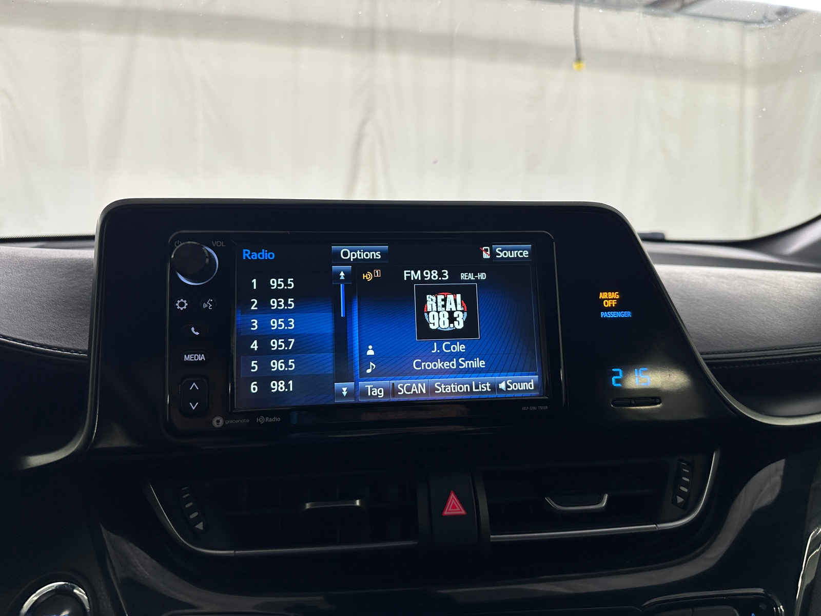 Thumbnail: 2018 Toyota C-HR - 4