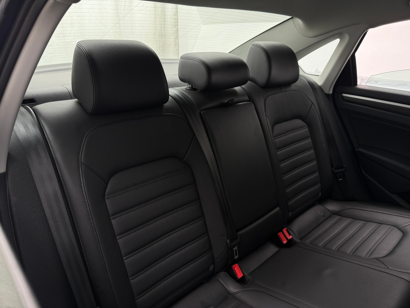 Thumbnail: 2017 Volkswagen Passat - 5