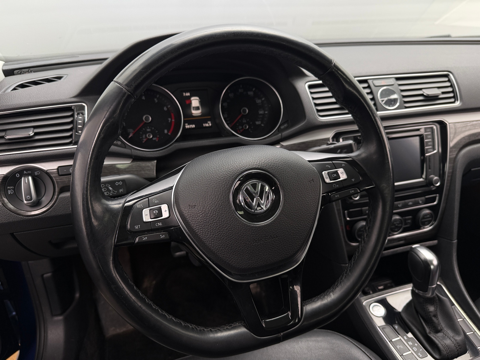 Thumbnail: 2017 Volkswagen Passat - 4