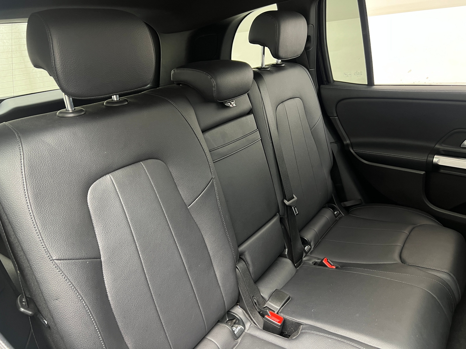 Thumbnail: 2020 Mercedes-Benz GLB - 5