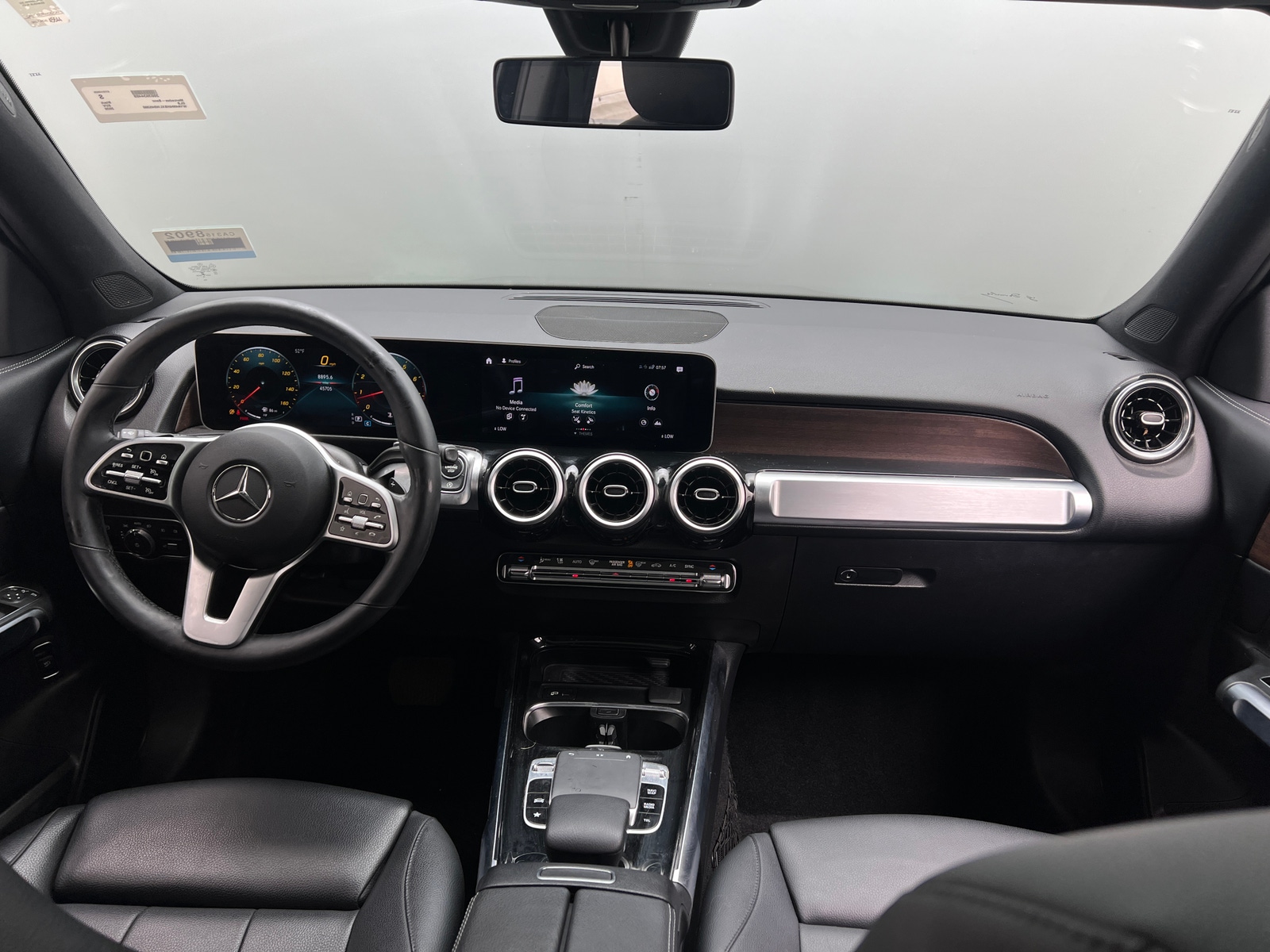 Thumbnail: 2020 Mercedes-Benz GLB - 2