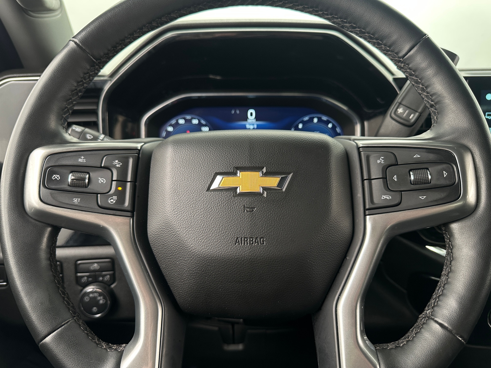 Thumbnail: 2023 Chevrolet Silverado 1500 - 5