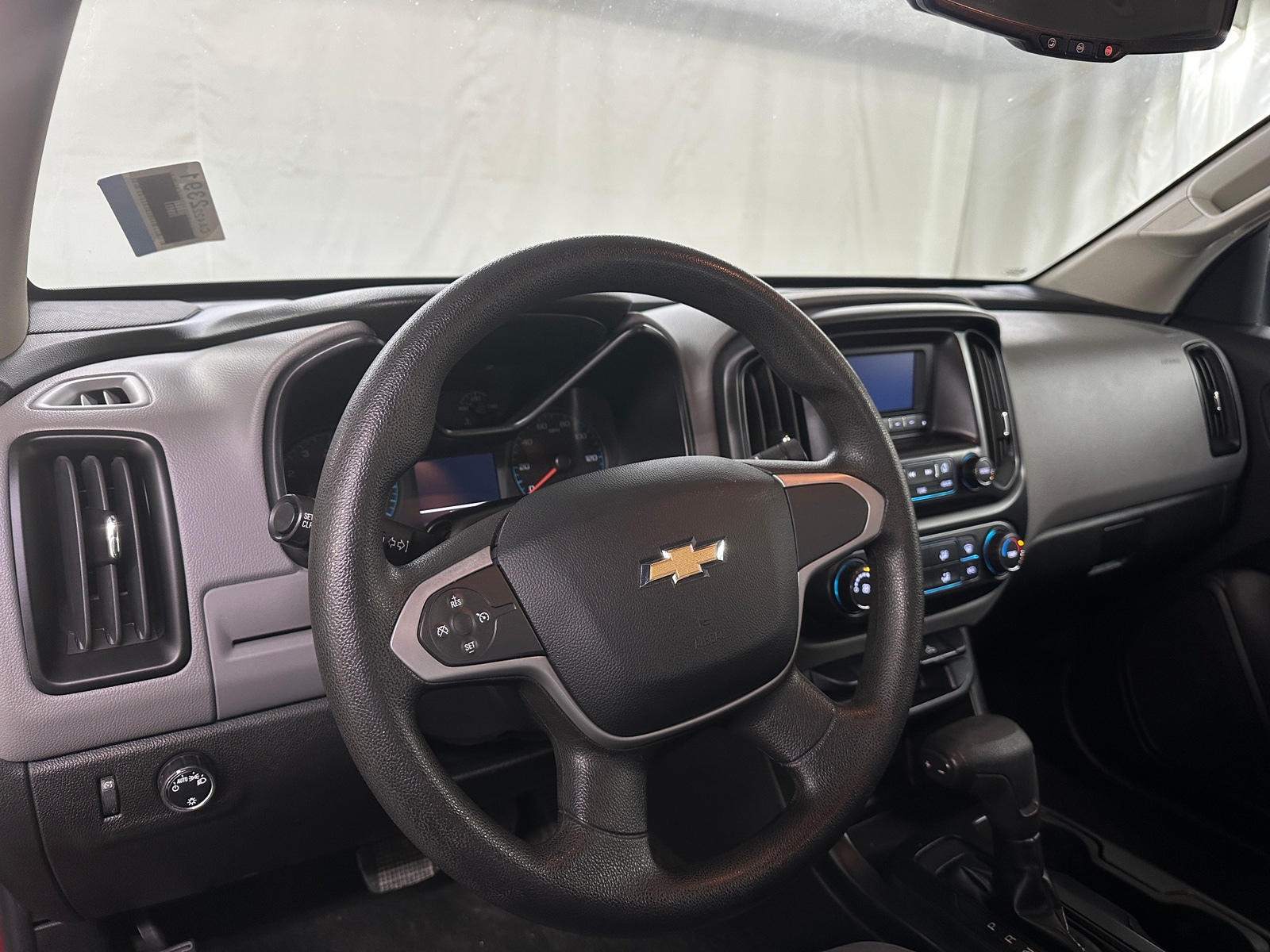 Thumbnail: 2016 Chevrolet Colorado - 3