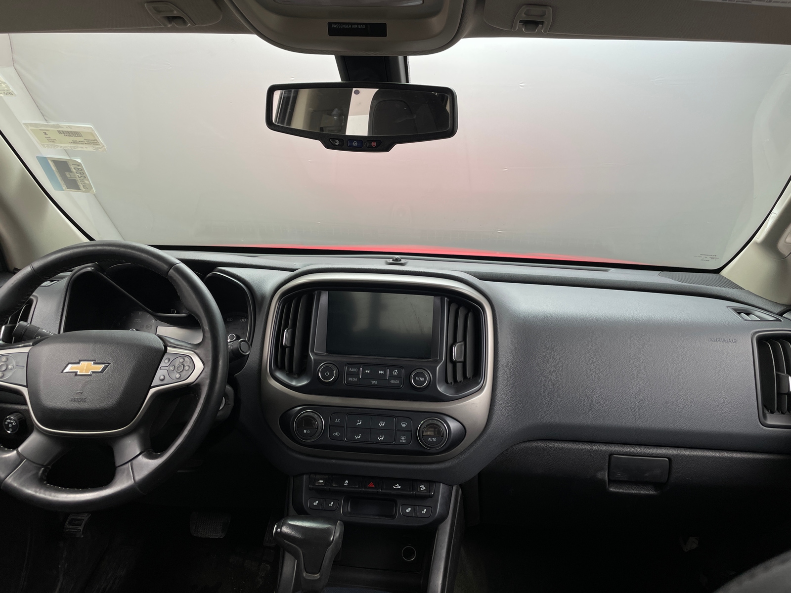 Thumbnail: 2017 Chevrolet Colorado - 3