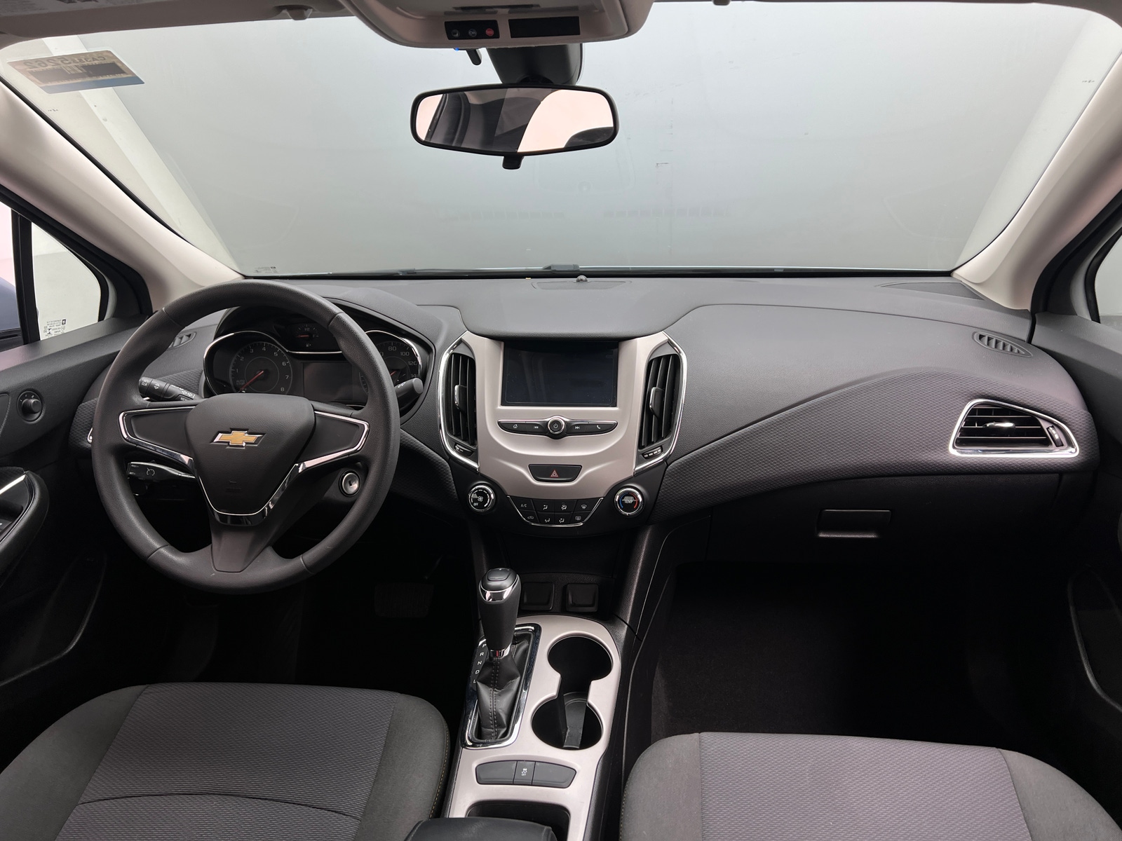 Thumbnail: 2018 Chevrolet Cruze - 3