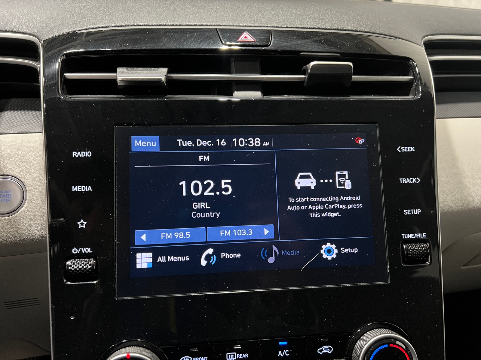 Thumbnail: 2022 Hyundai Tucson - 4