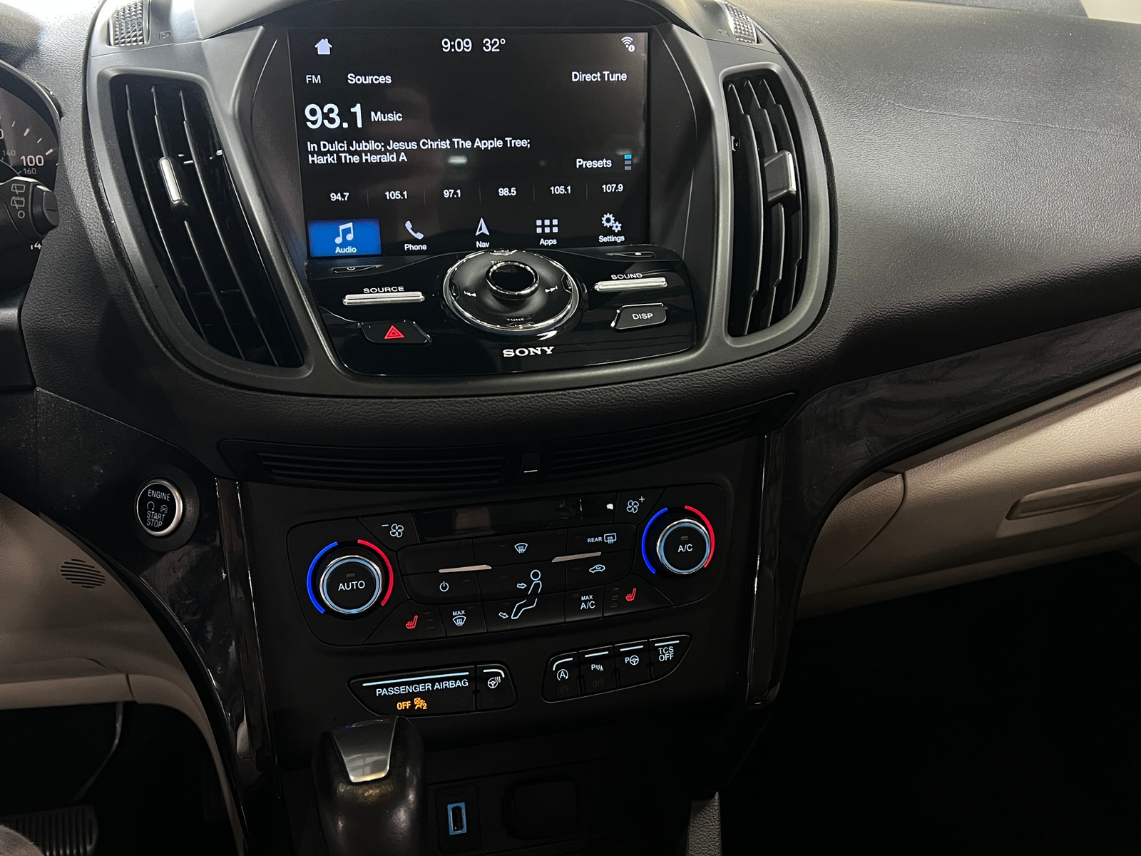 Thumbnail: 2017 Ford Escape - 3