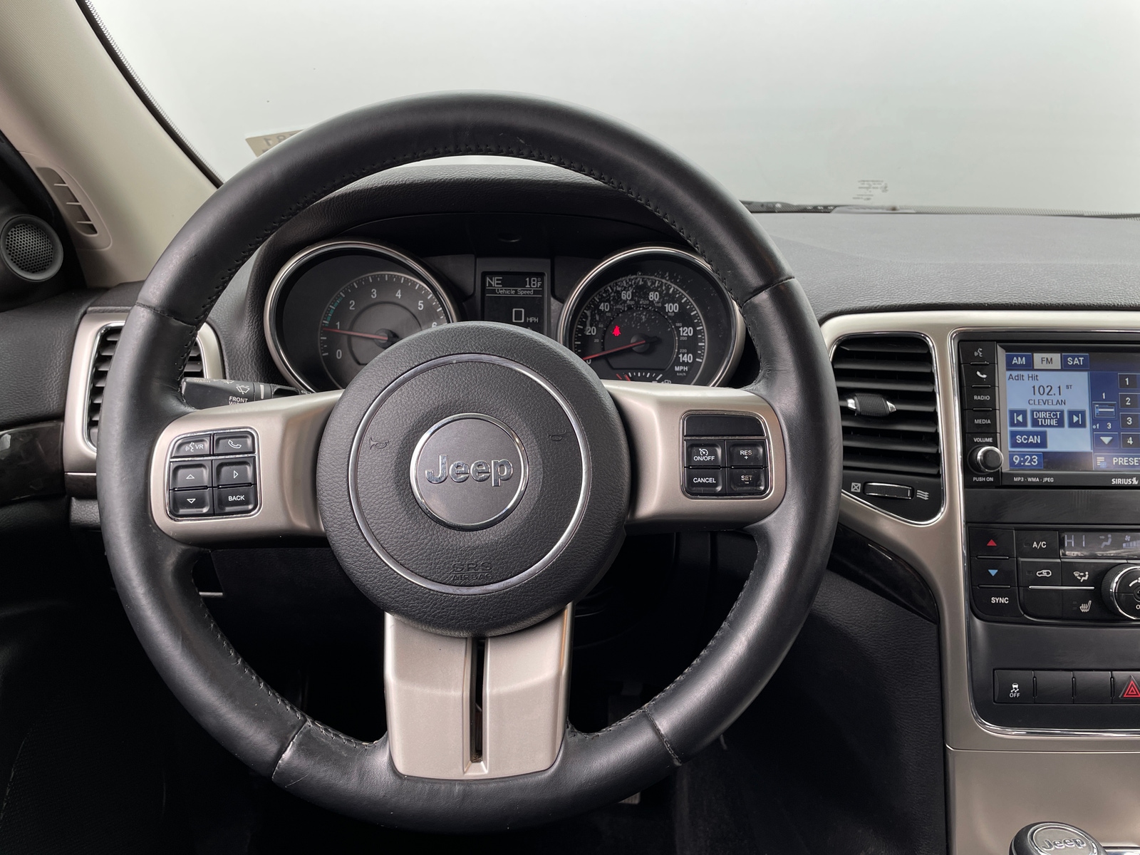 Thumbnail: 2011 Jeep Grand Cherokee - 4