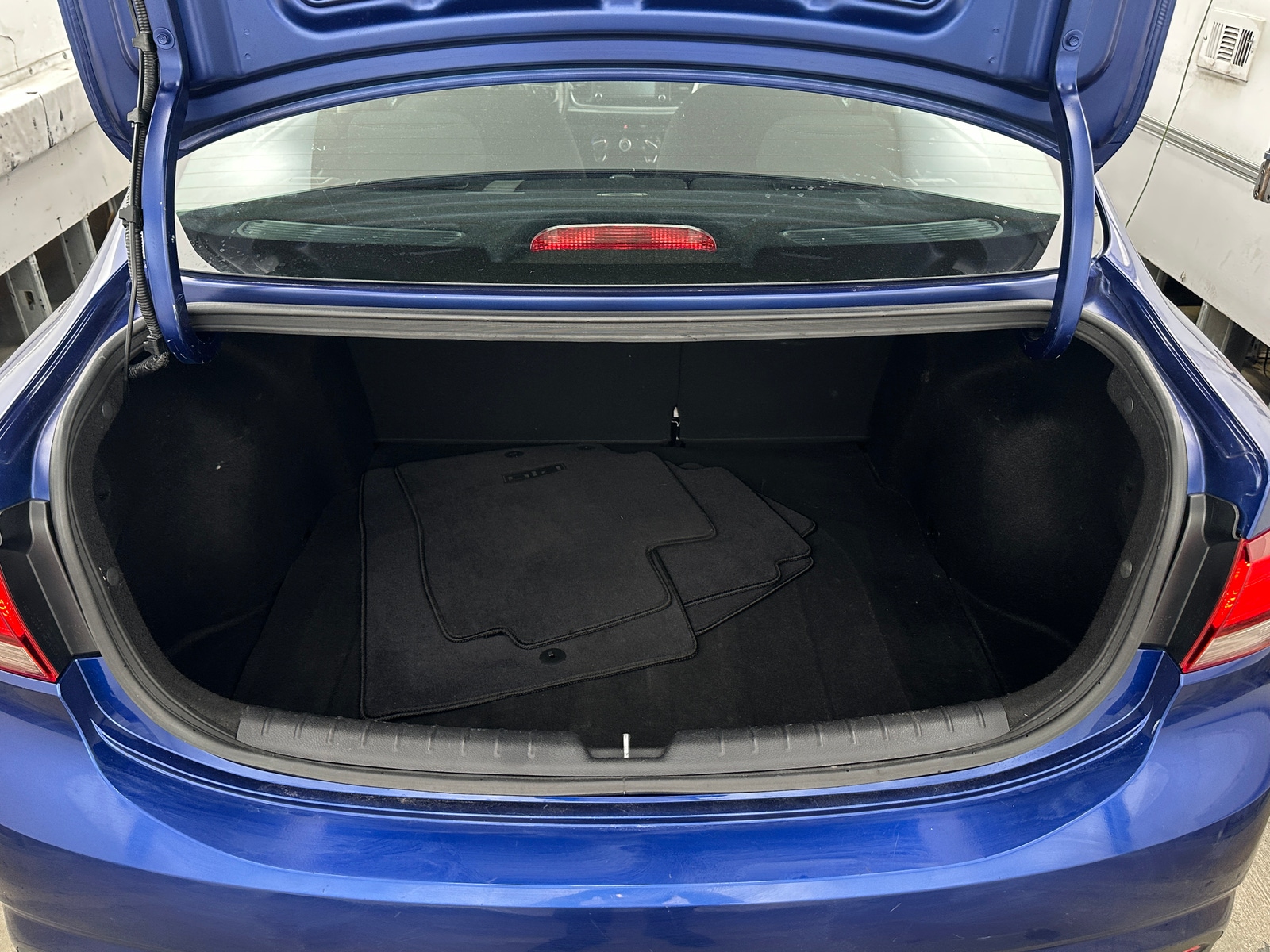 Thumbnail: 2019 Kia Rio - 7