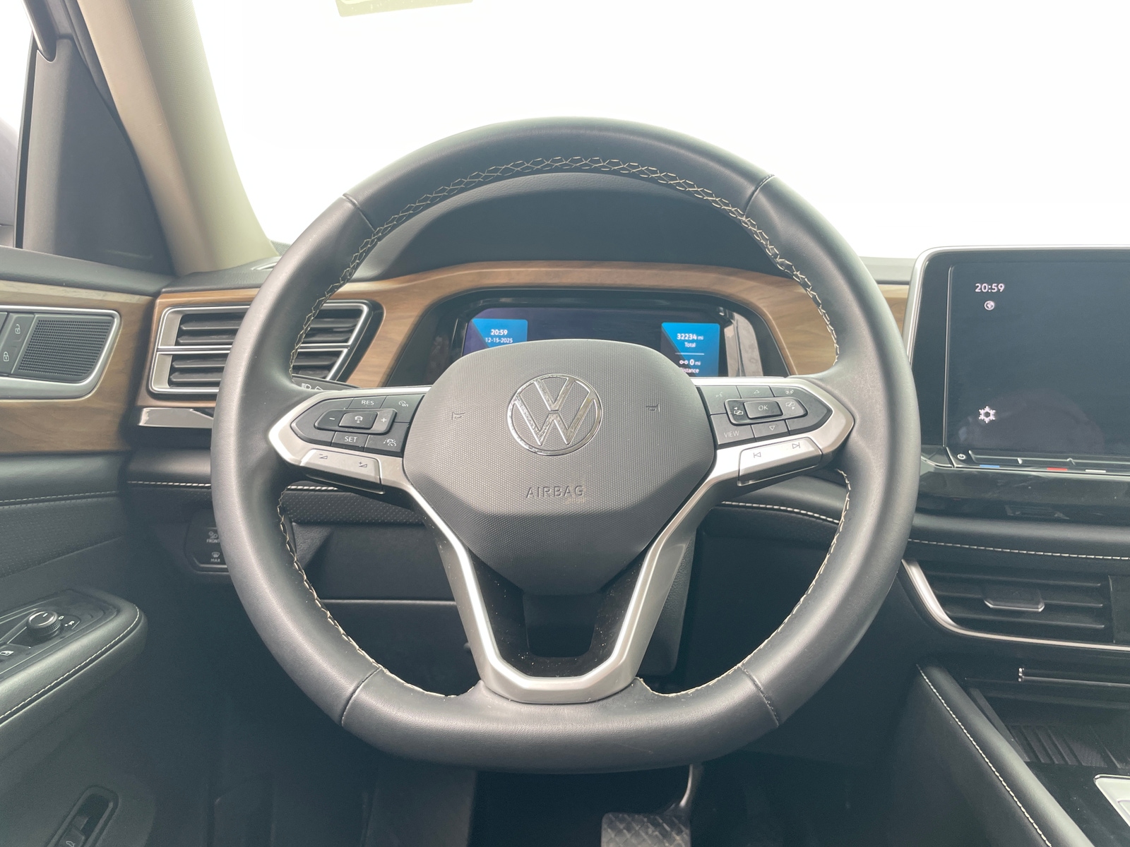 Thumbnail: 2025 Volkswagen Atlas - 4