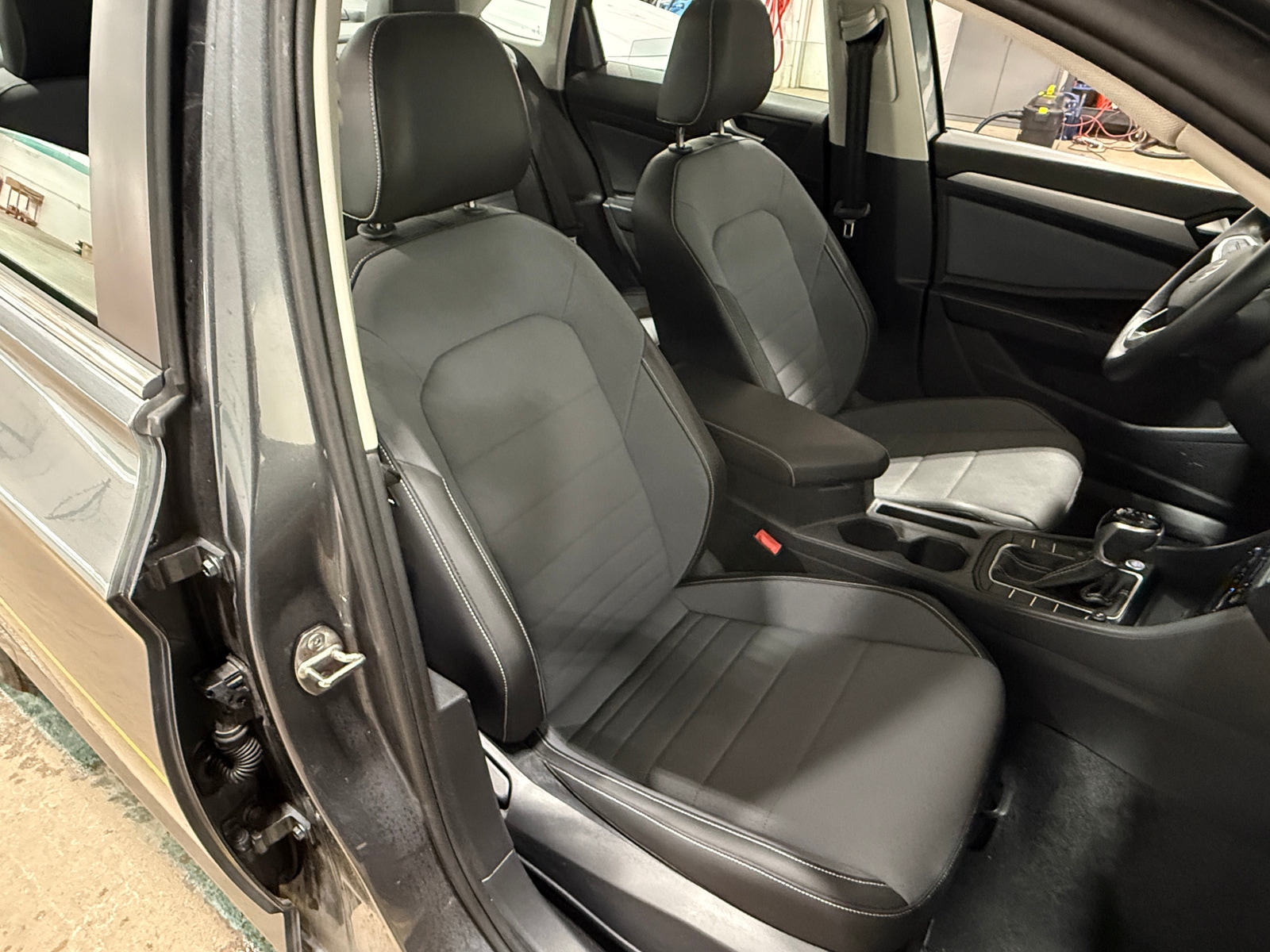 Thumbnail: 2025 Volkswagen Jetta - 2