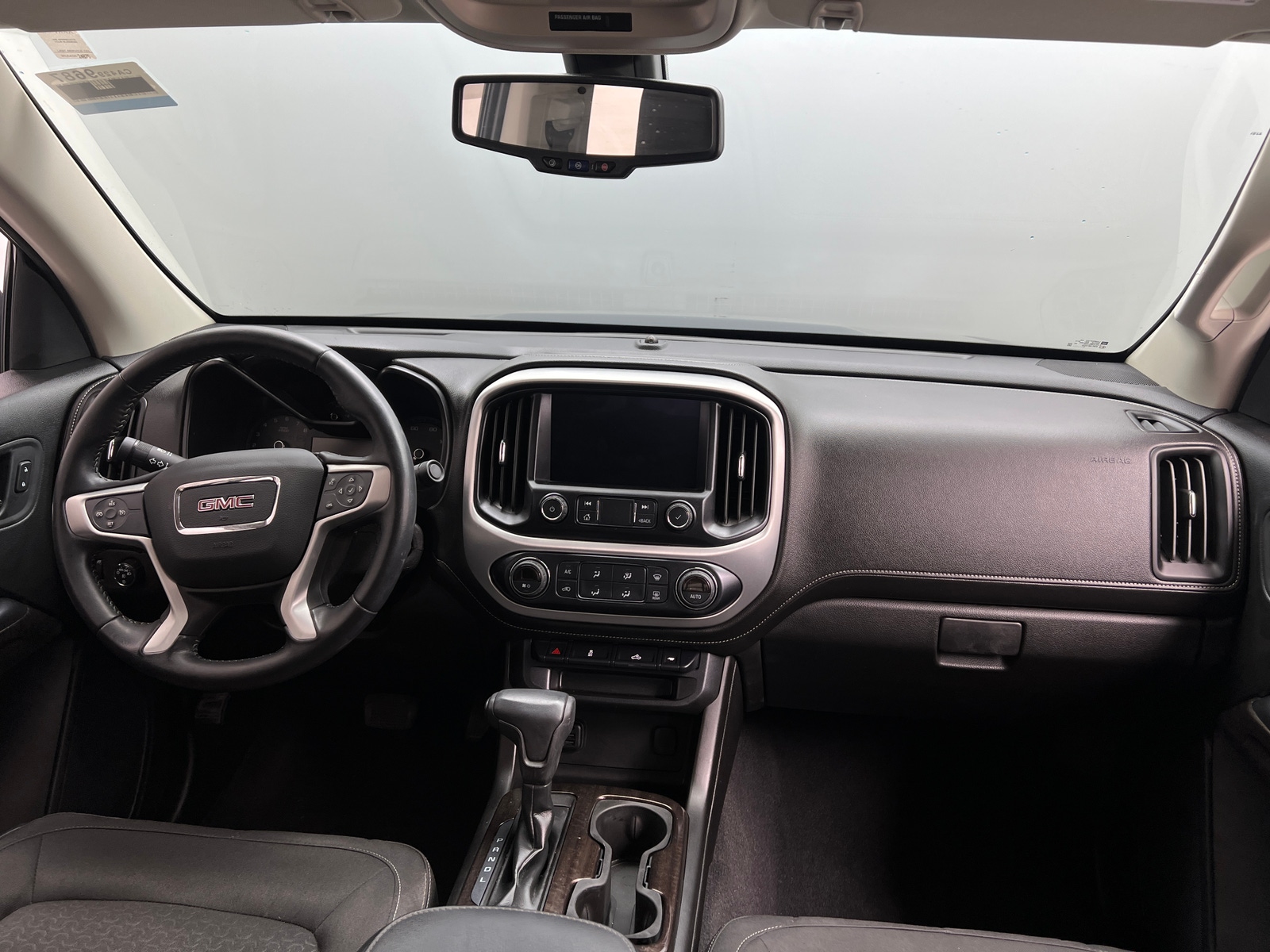 Thumbnail: 2020 GMC Canyon - 3