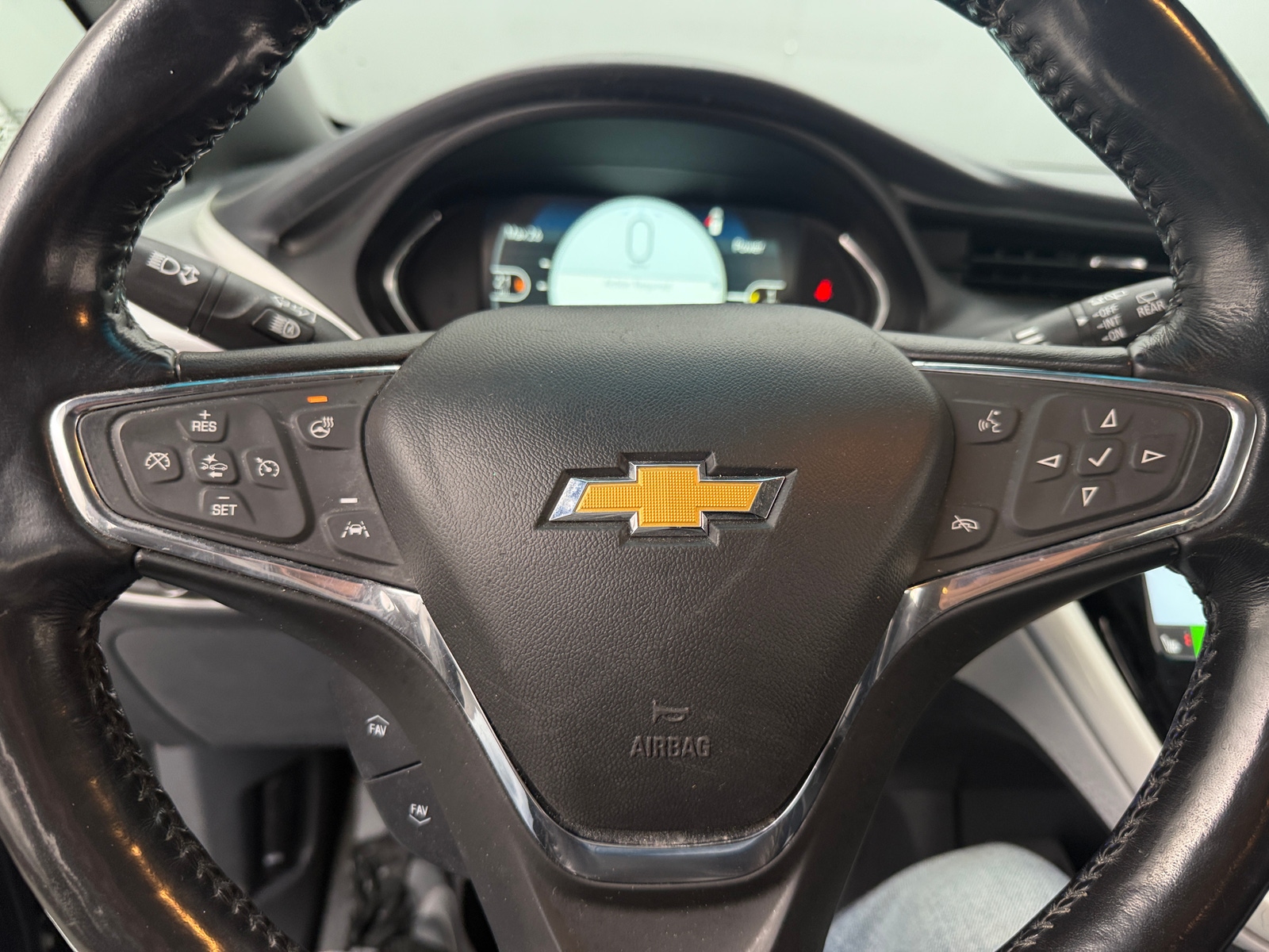 Thumbnail: 2019 Chevrolet Bolt EV - 4