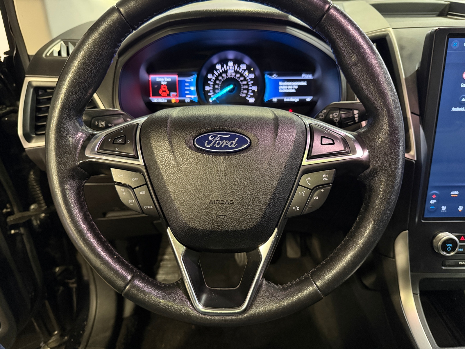 Thumbnail: 2022 Ford Edge - 4