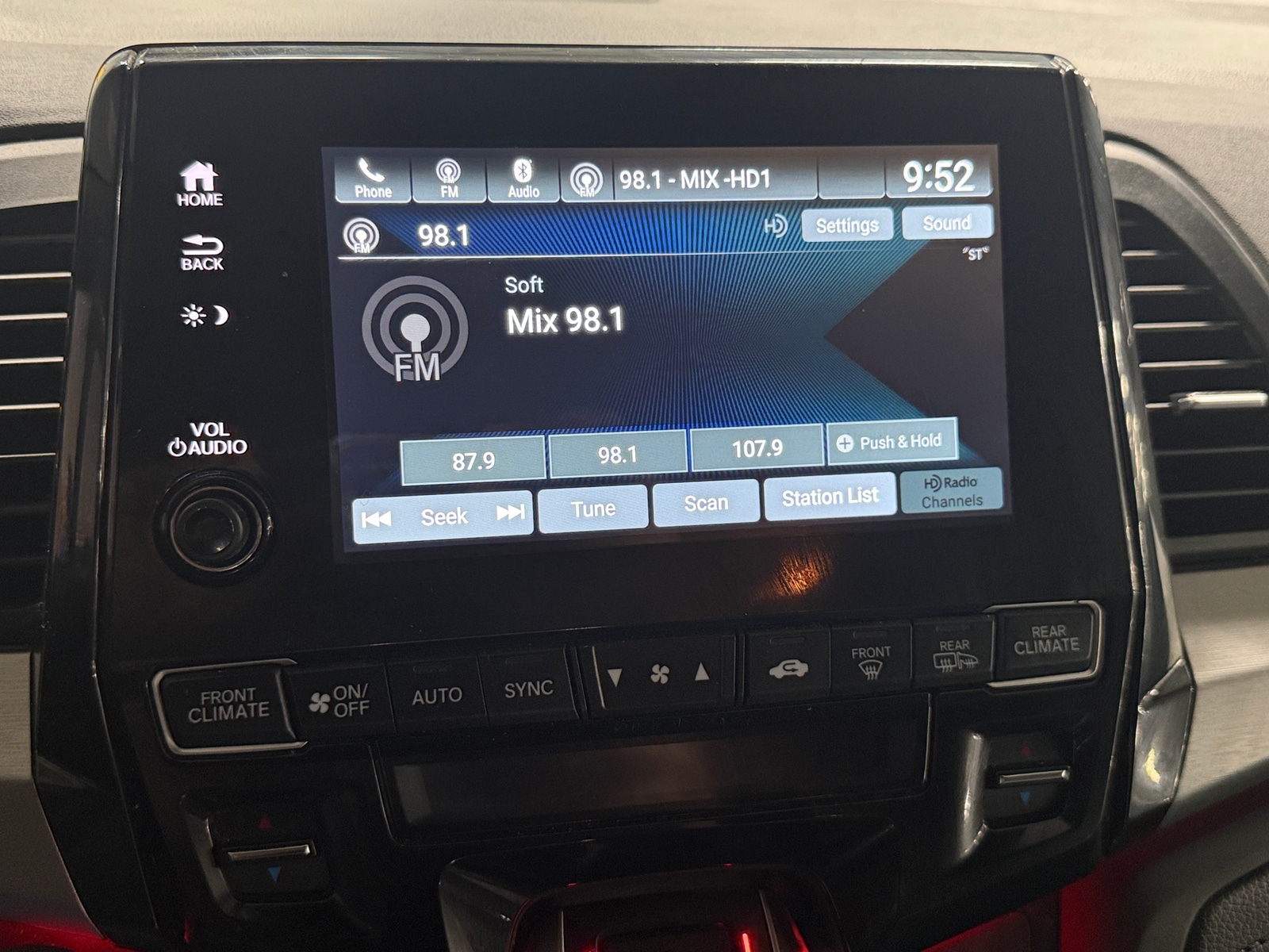 Thumbnail: 2023 Honda Odyssey - 3