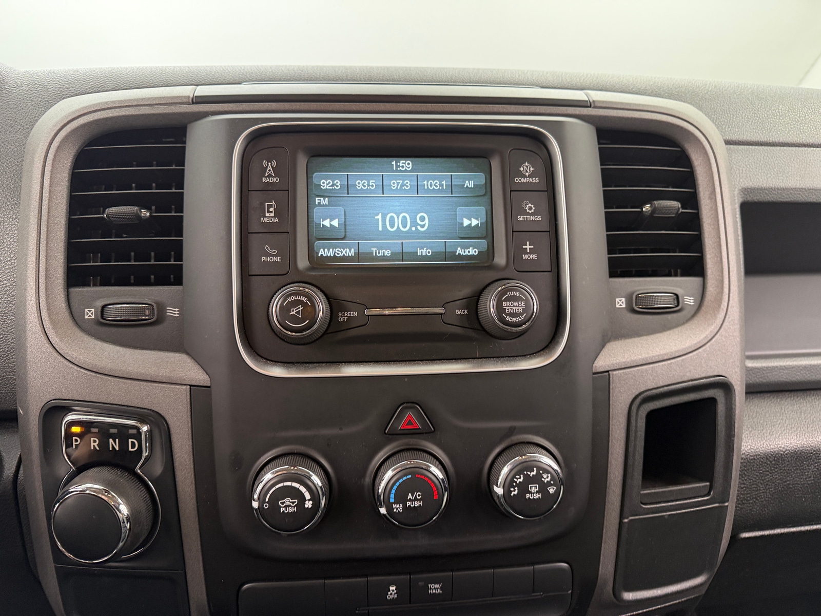 Thumbnail: 2019 RAM 1500 Classic - 4