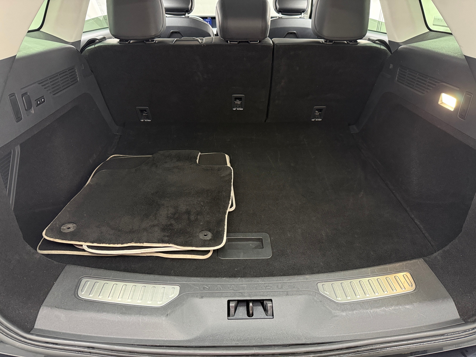 Thumbnail: 2024 Lincoln Nautilus - 6