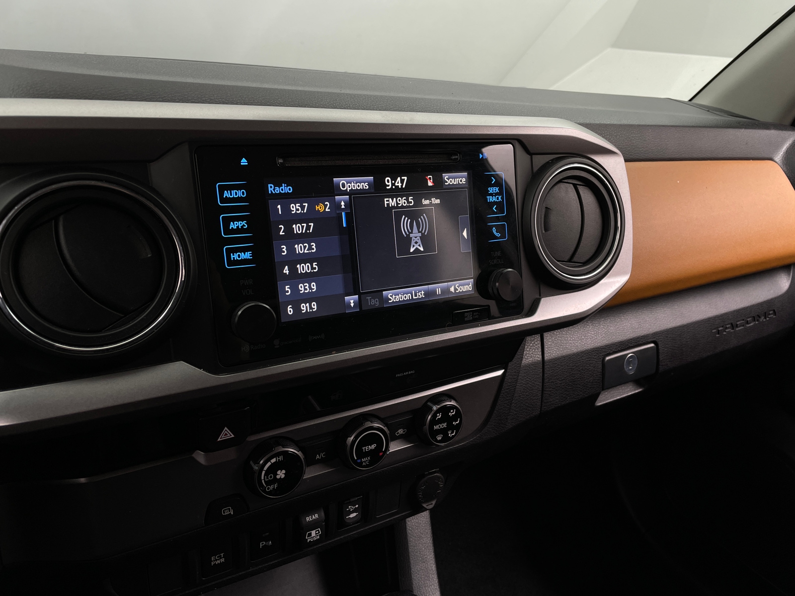 Thumbnail: 2018 Toyota Tacoma - 4