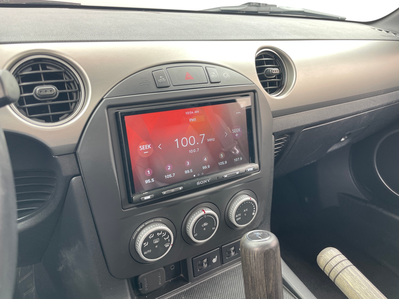 Thumbnail: 2010 Mazda MX-5 Miata - 2