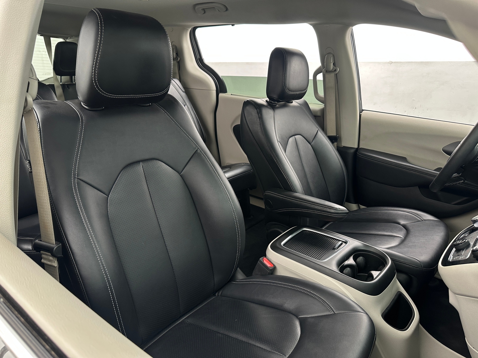 Thumbnail: 2024 Chrysler Pacifica - 5