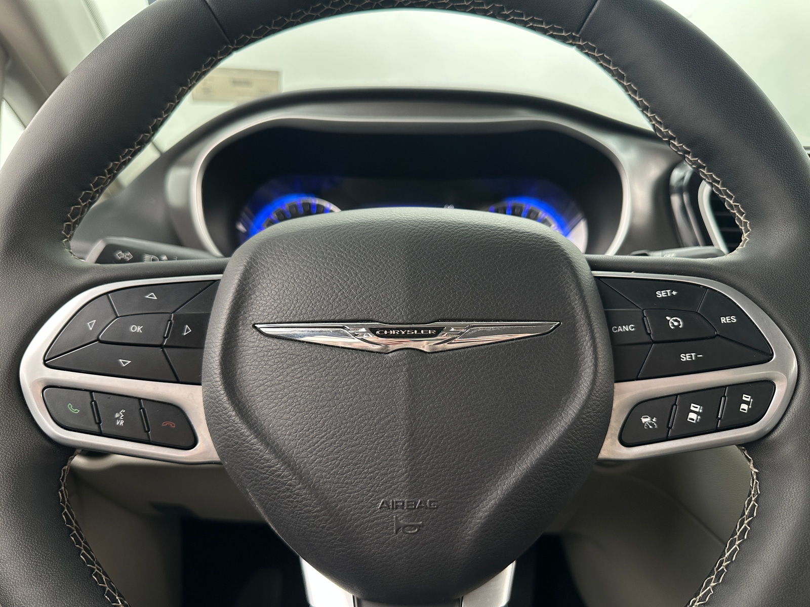 Thumbnail: 2024 Chrysler Pacifica - 4