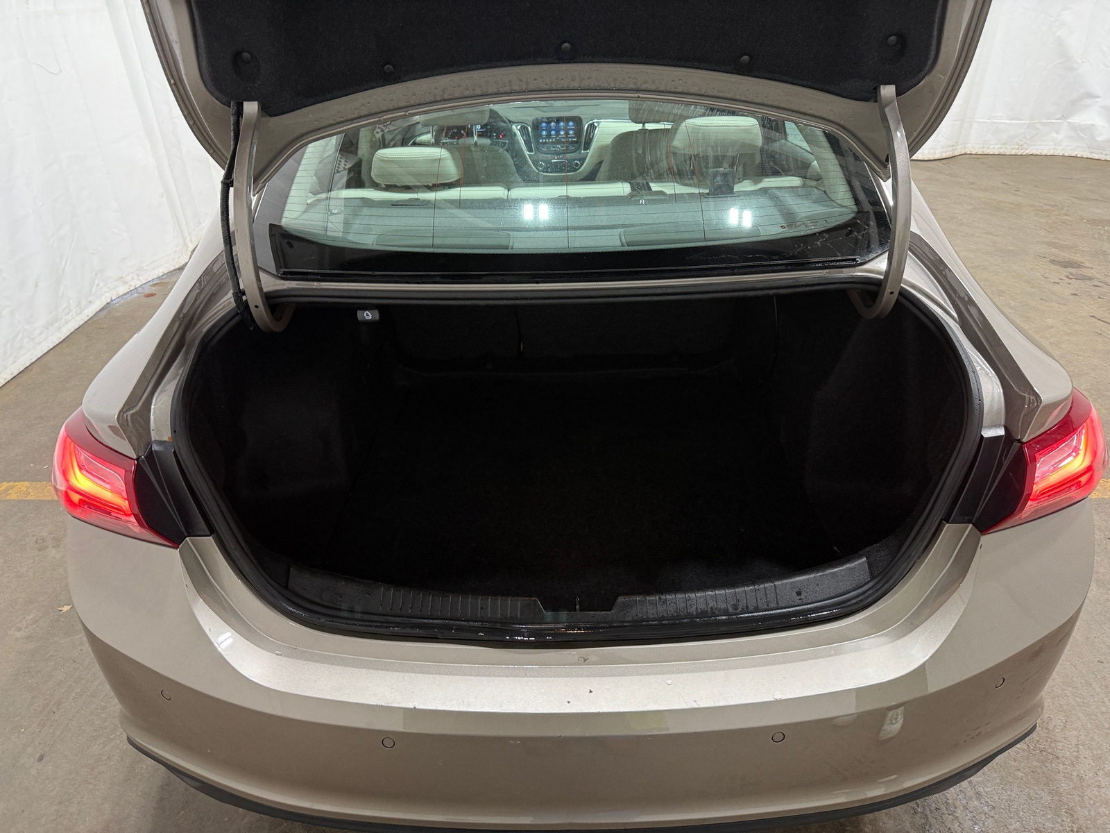 Thumbnail: 2024 Chevrolet Malibu - 6