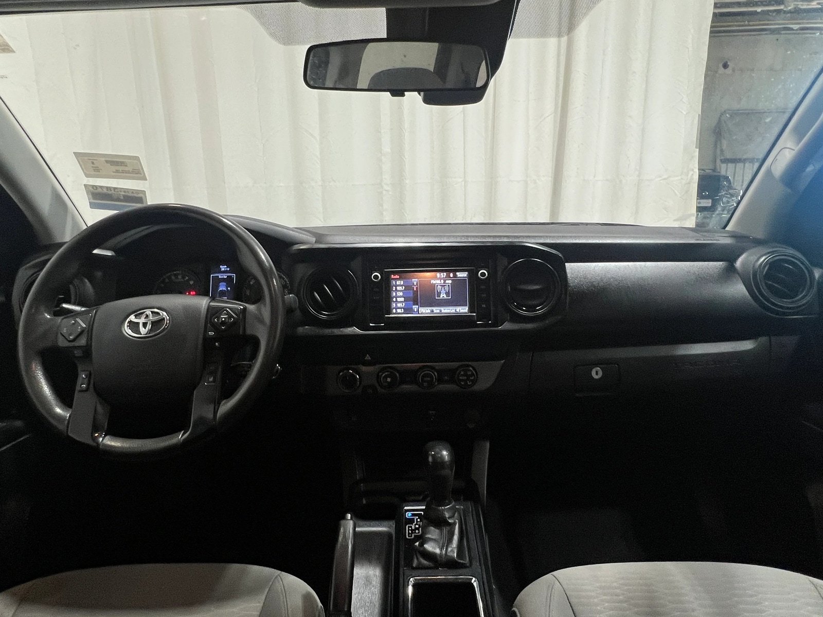 Thumbnail: 2019 Toyota Tacoma - 3