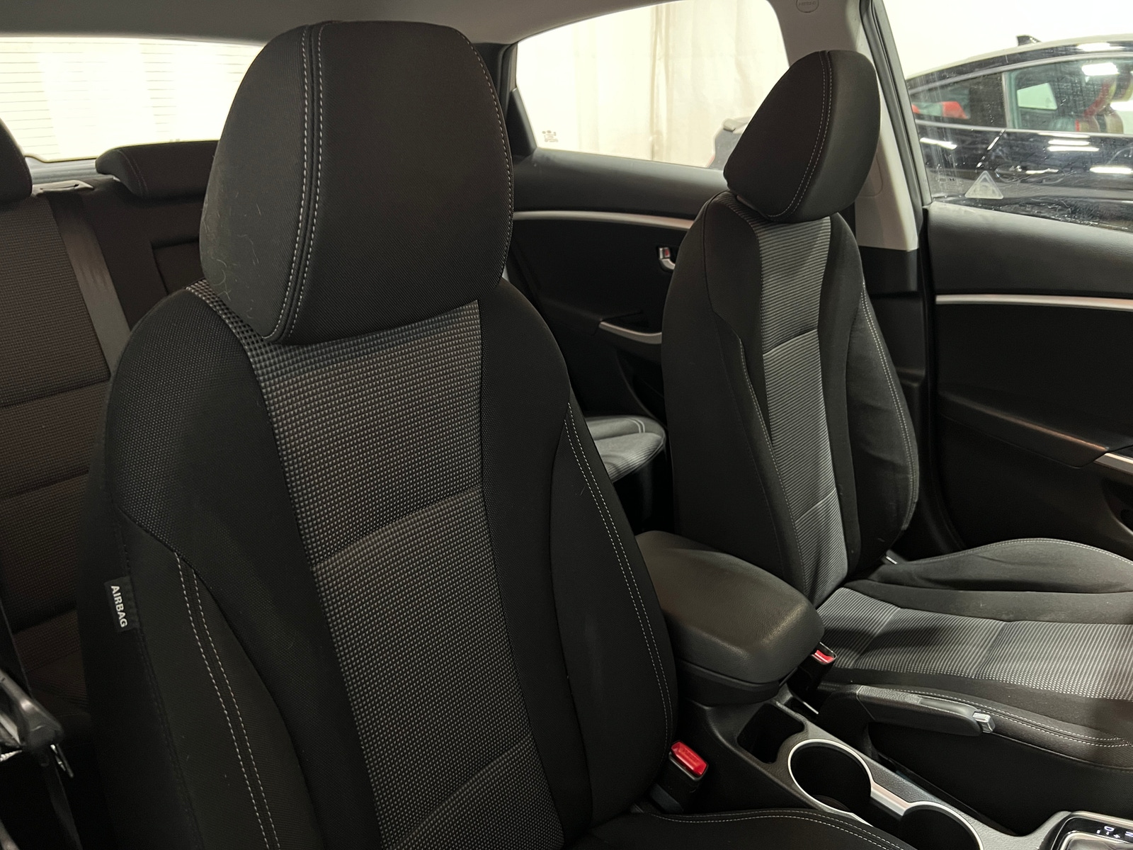 Thumbnail: 2016 Hyundai Elantra - 2