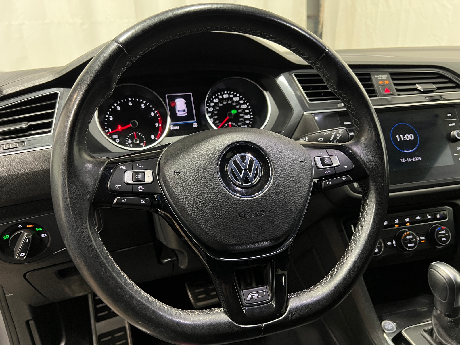 Thumbnail: 2020 Volkswagen Tiguan - 4