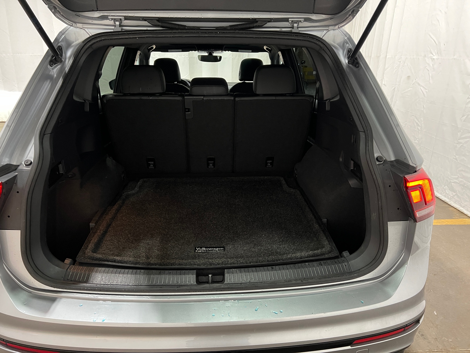 Thumbnail: 2020 Volkswagen Tiguan - 6