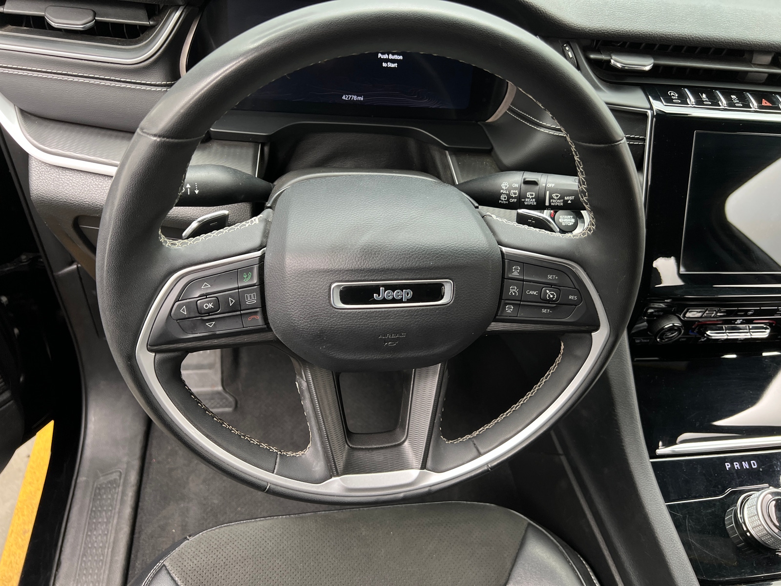 Thumbnail: 2023 Jeep Grand Cherokee L - 4