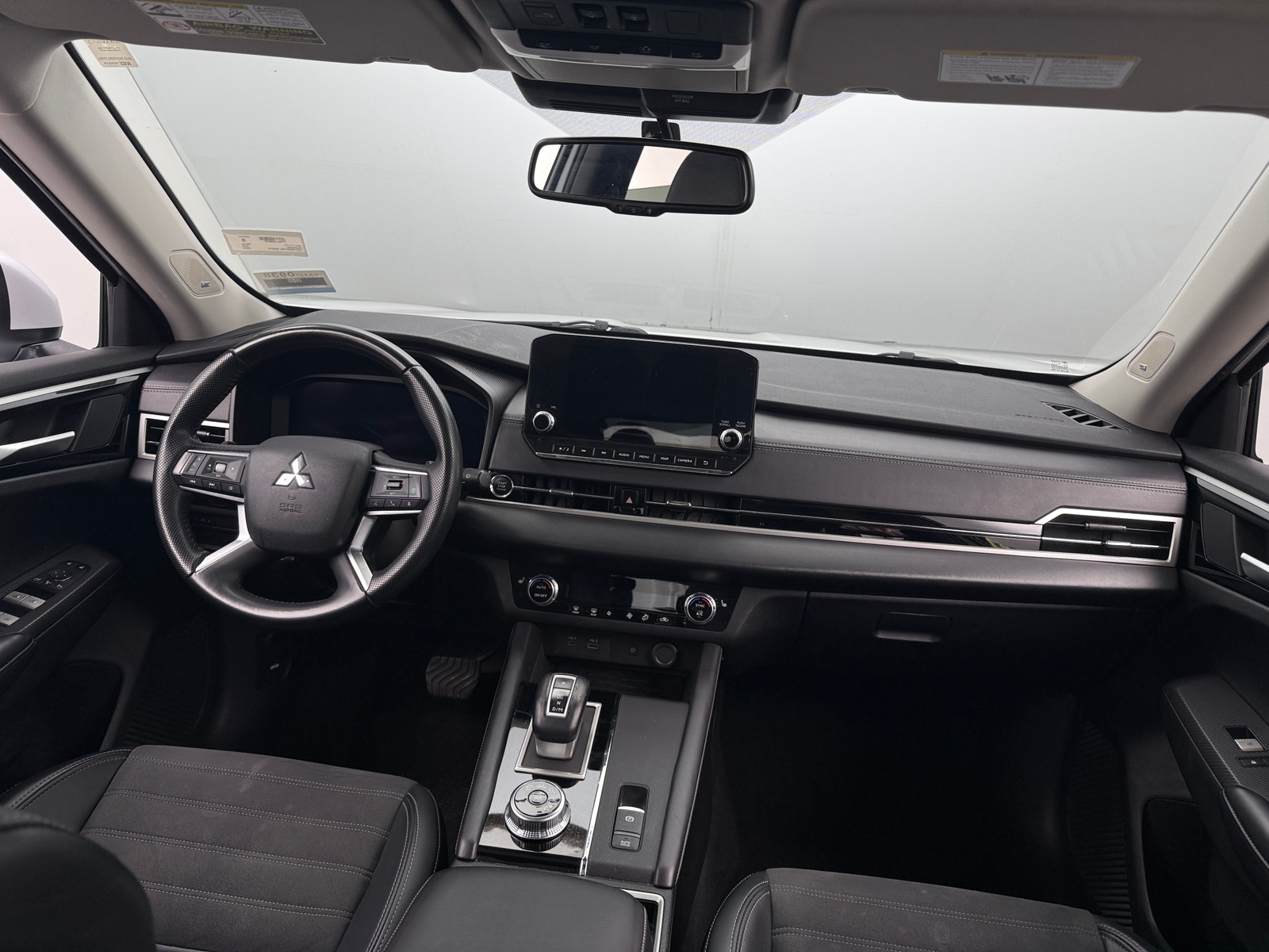 Thumbnail: 2024 Mitsubishi Outlander - 2