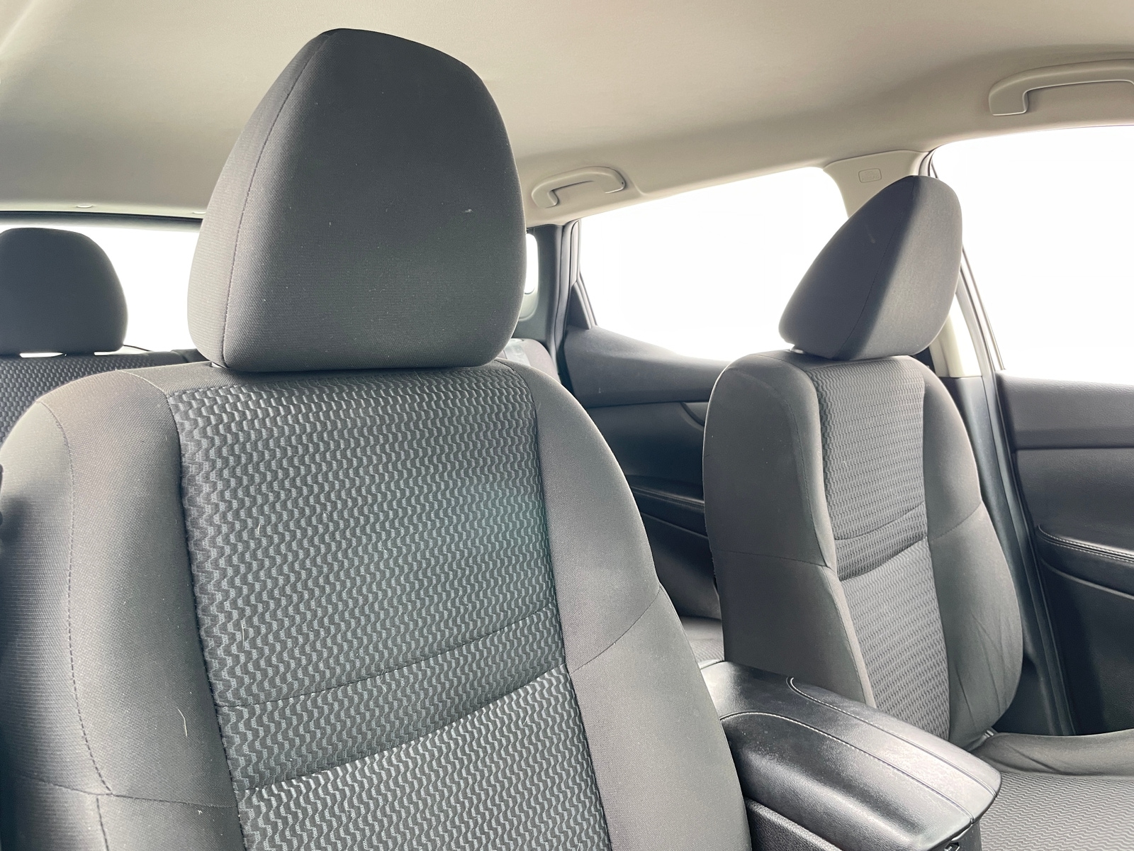 Thumbnail: 2021 Nissan Rogue Sport - 2