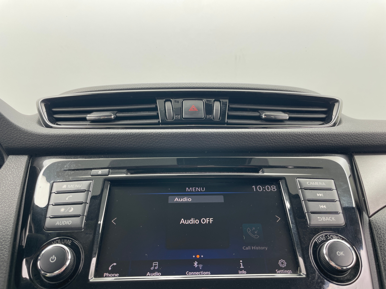 Thumbnail: 2021 Nissan Rogue Sport - 4