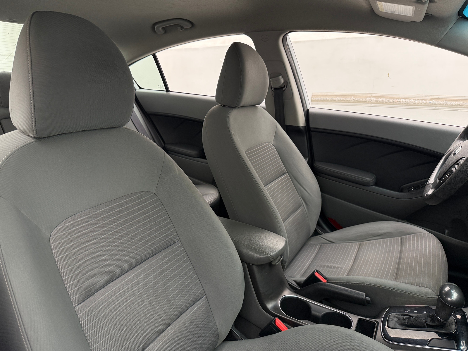 Thumbnail: 2017 Kia Forte - 2