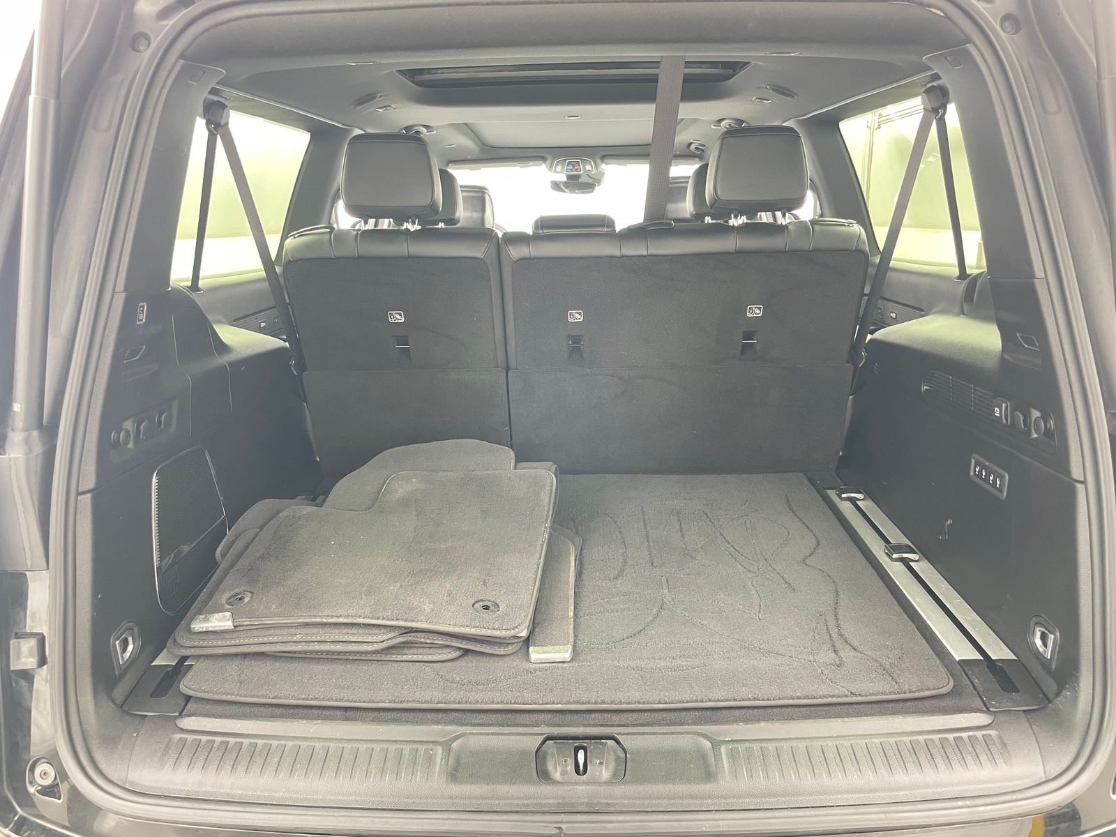 Thumbnail: 2023 Jeep Wagoneer - 6