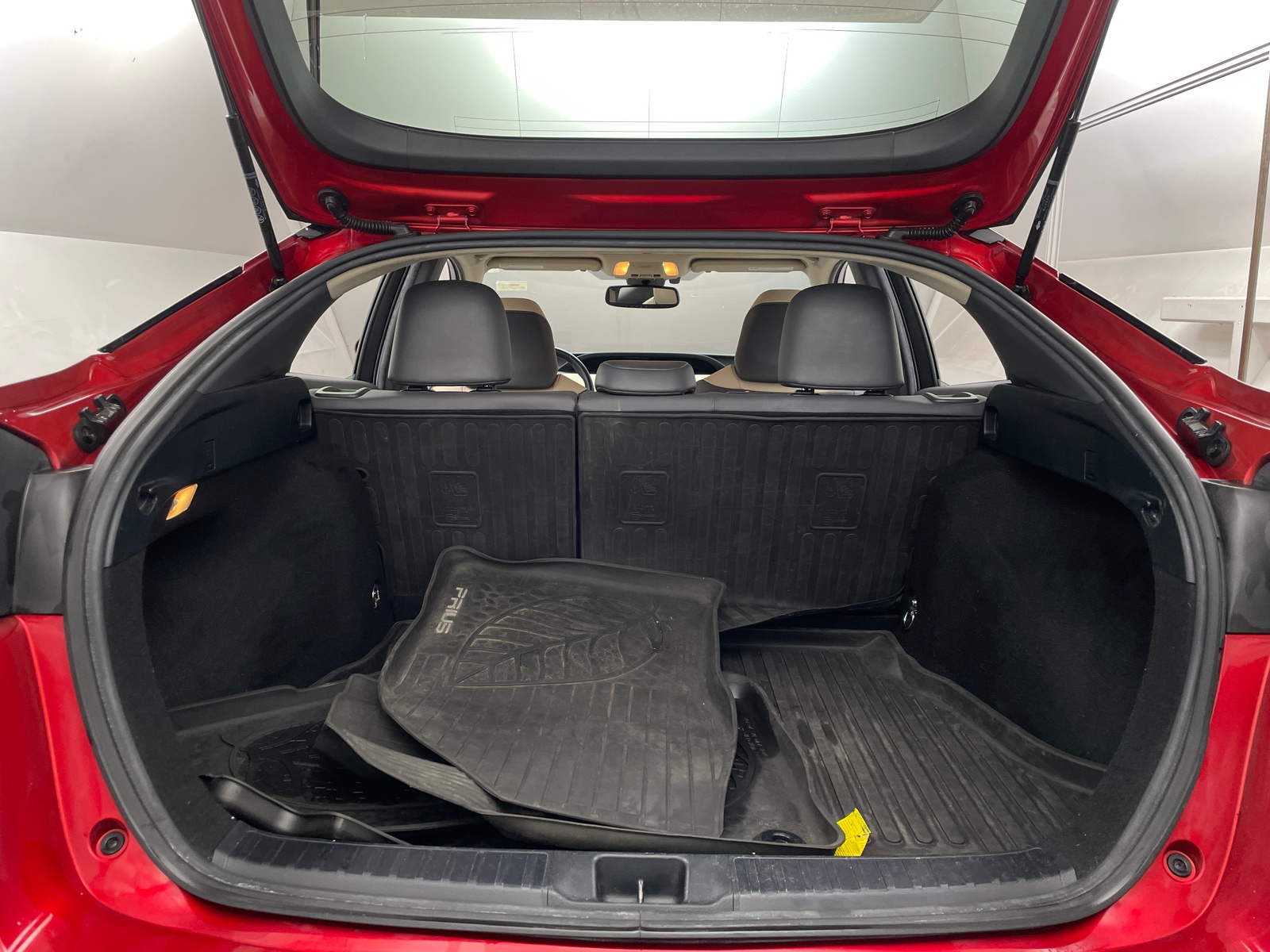 Thumbnail: 2016 Toyota Prius - 6