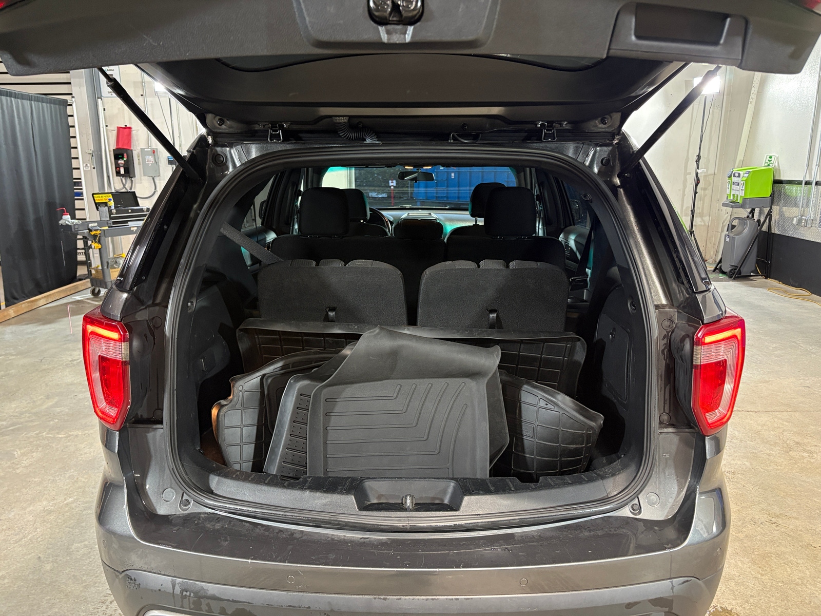 Thumbnail: 2017 Ford Explorer - 7