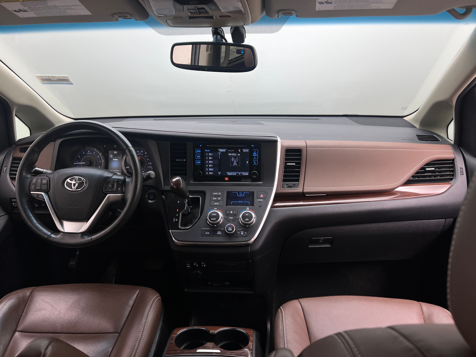 Thumbnail: 2016 Toyota Sienna - 2