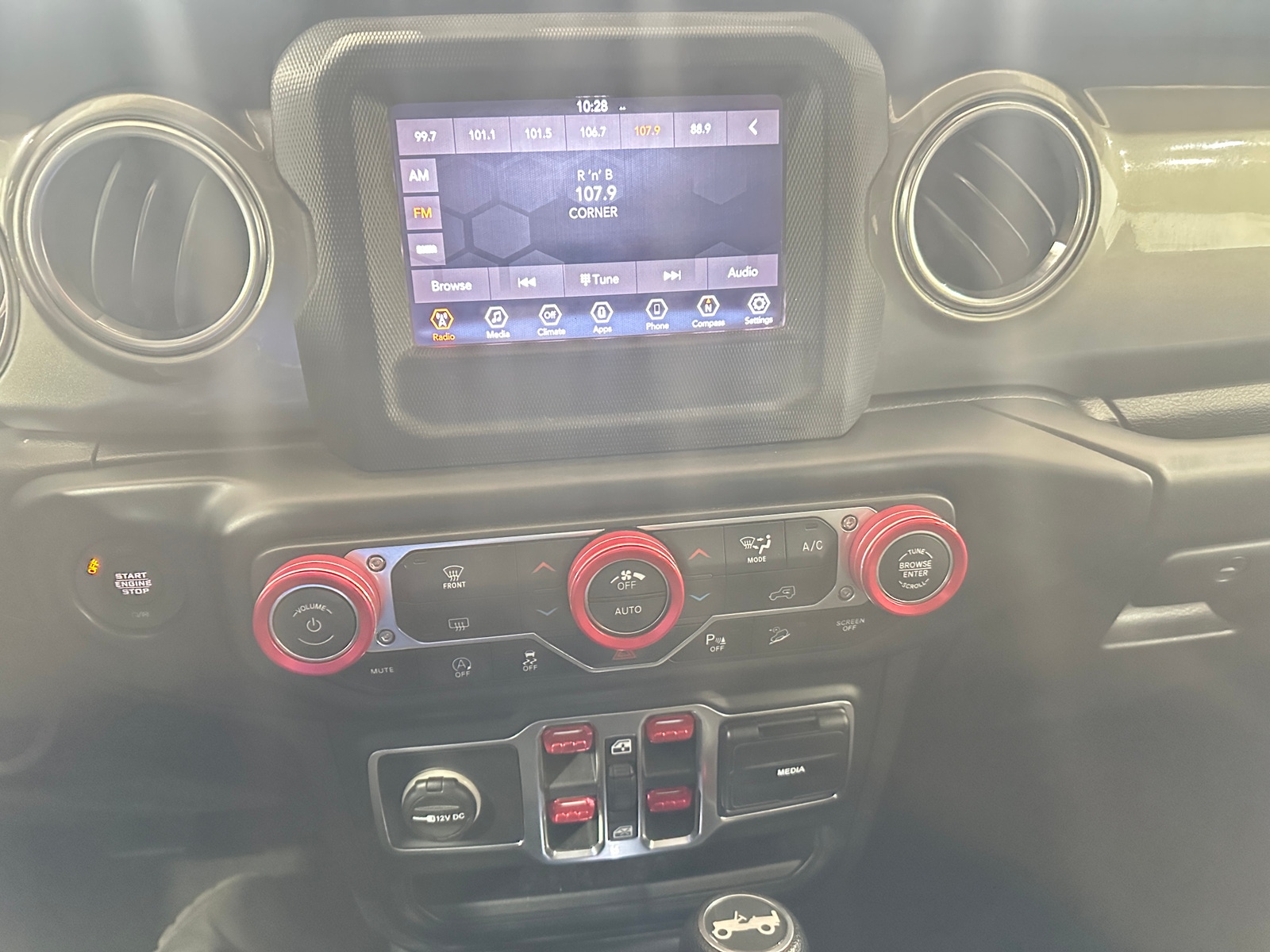 Thumbnail: 2019 Jeep Wrangler - 4