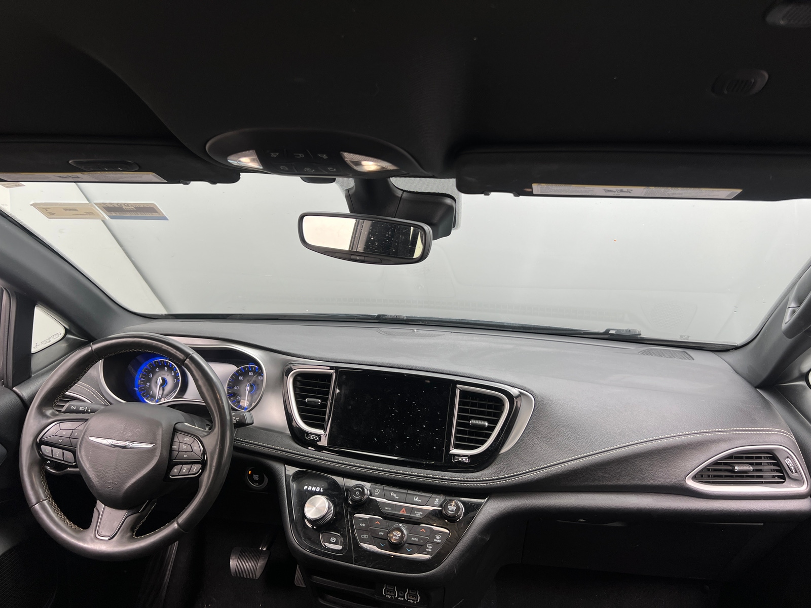 Thumbnail: 2022 Chrysler Pacifica - 3