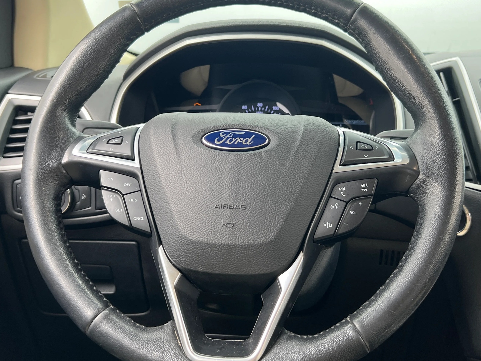 Thumbnail: 2017 Ford Edge - 4