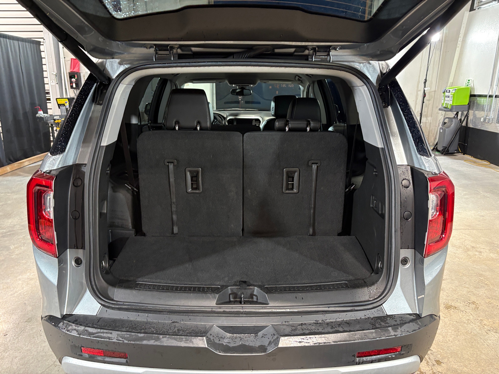 Thumbnail: 2023 GMC Acadia - 6