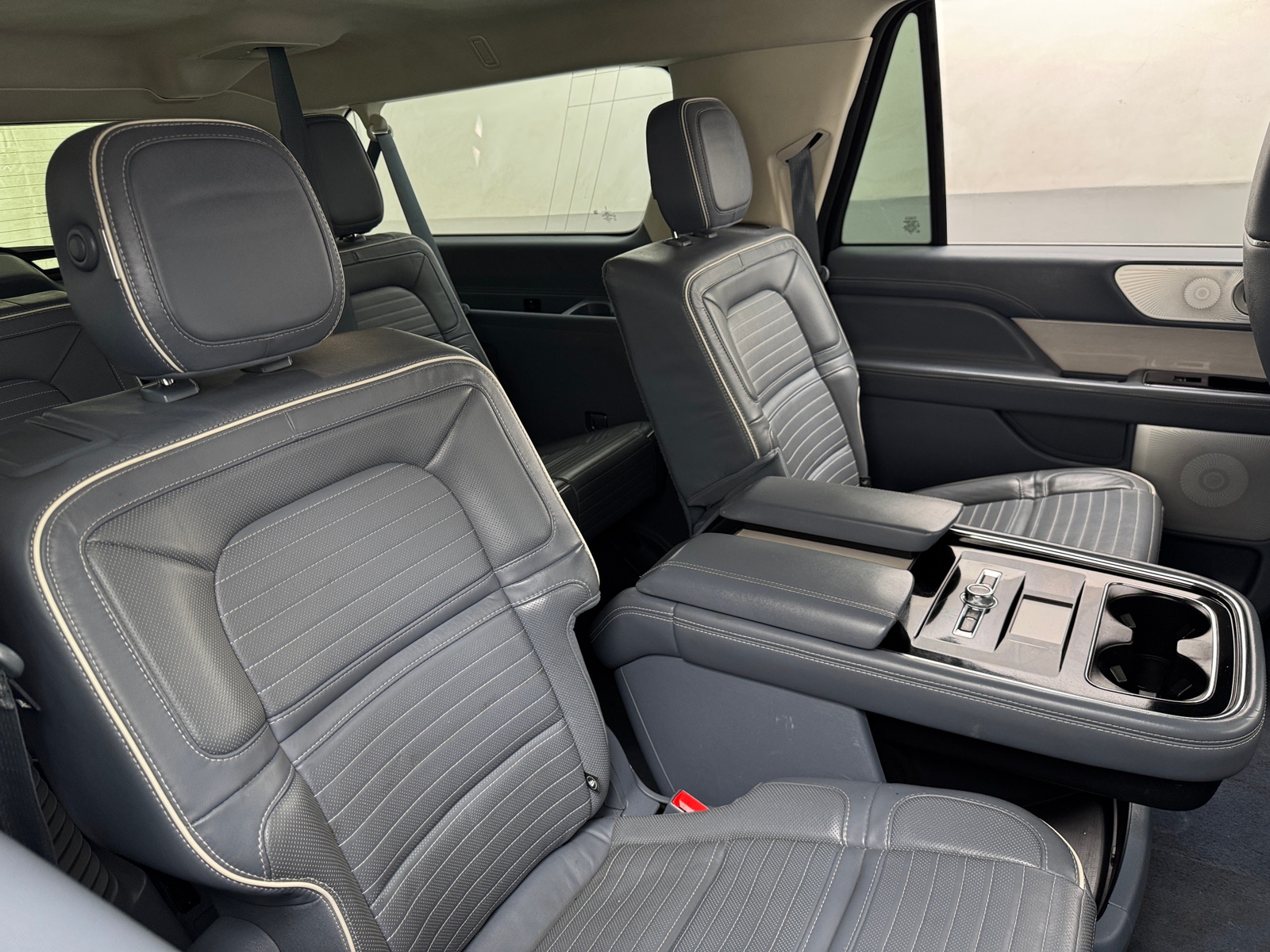 Thumbnail: 2020 Lincoln Navigator L - 5