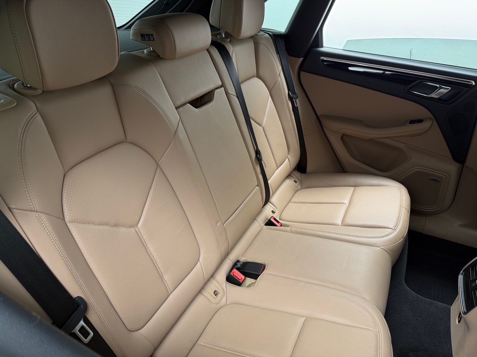 Thumbnail: 2021 Porsche Macan - 6