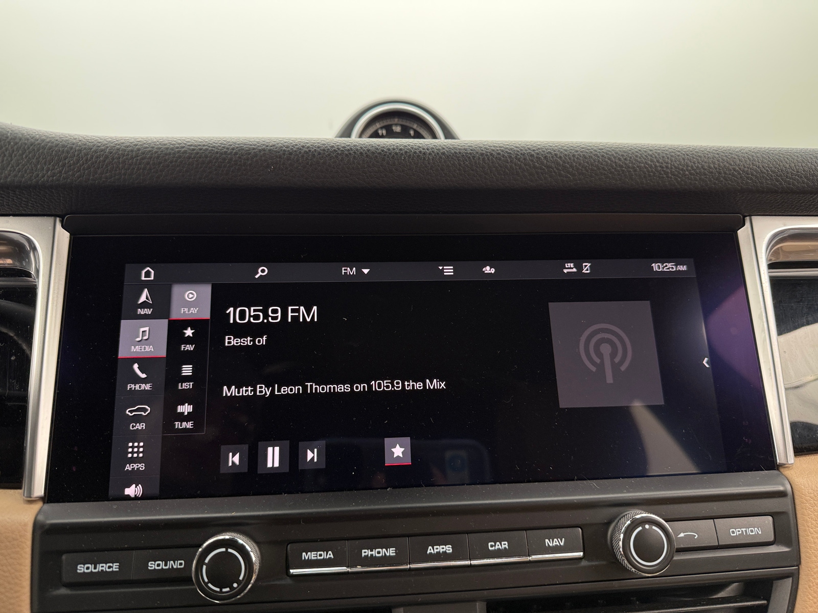 Thumbnail: 2021 Porsche Macan - 4