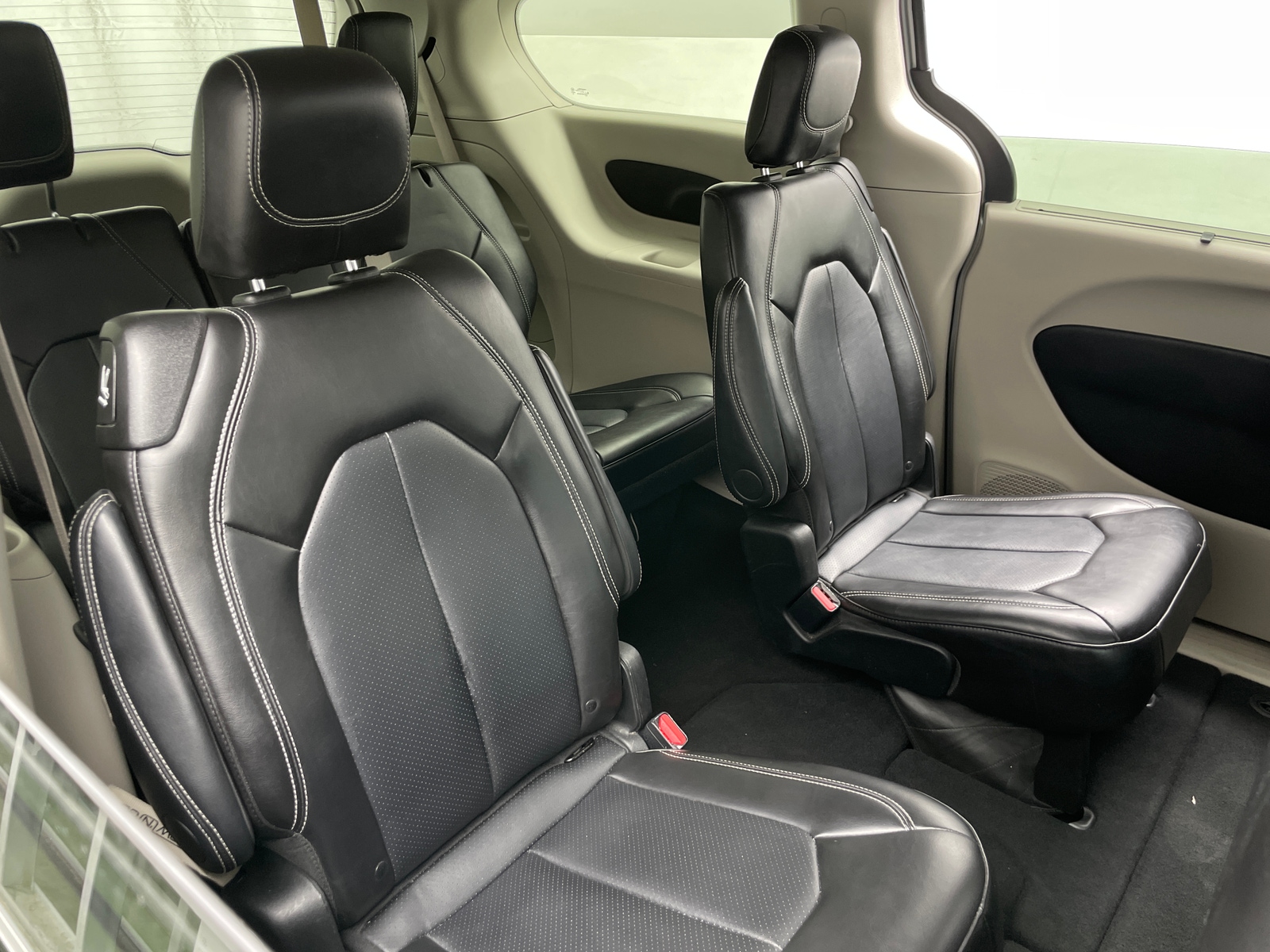 Thumbnail: 2024 Chrysler Pacifica - 5